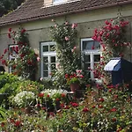 Feriehus Ferienbauernhof Liesenberg Foersterhaus Gaensebluemchen Femern